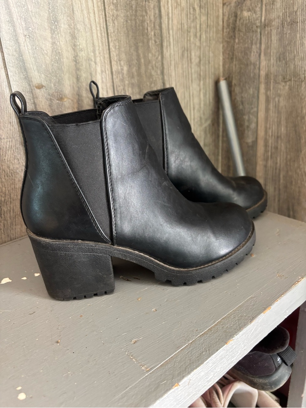 Women's Black Chelsea Block Heel Booties